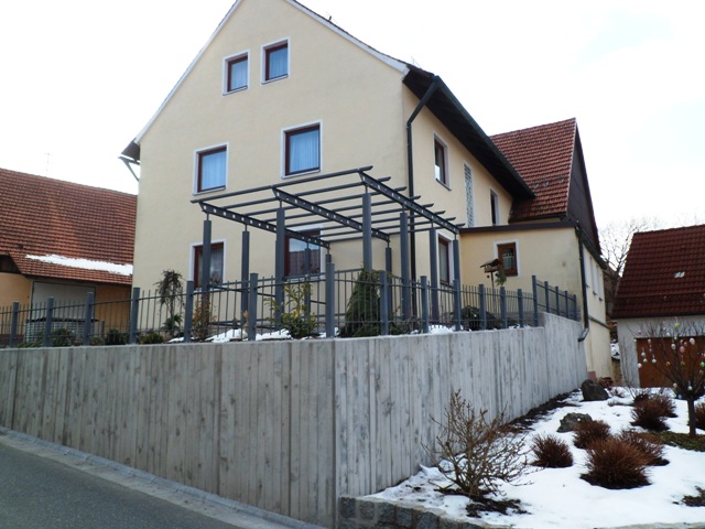 Pavillon mit Zaun1gr1