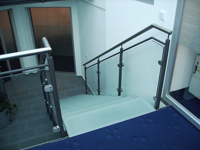 Treppe mit Glasstufen